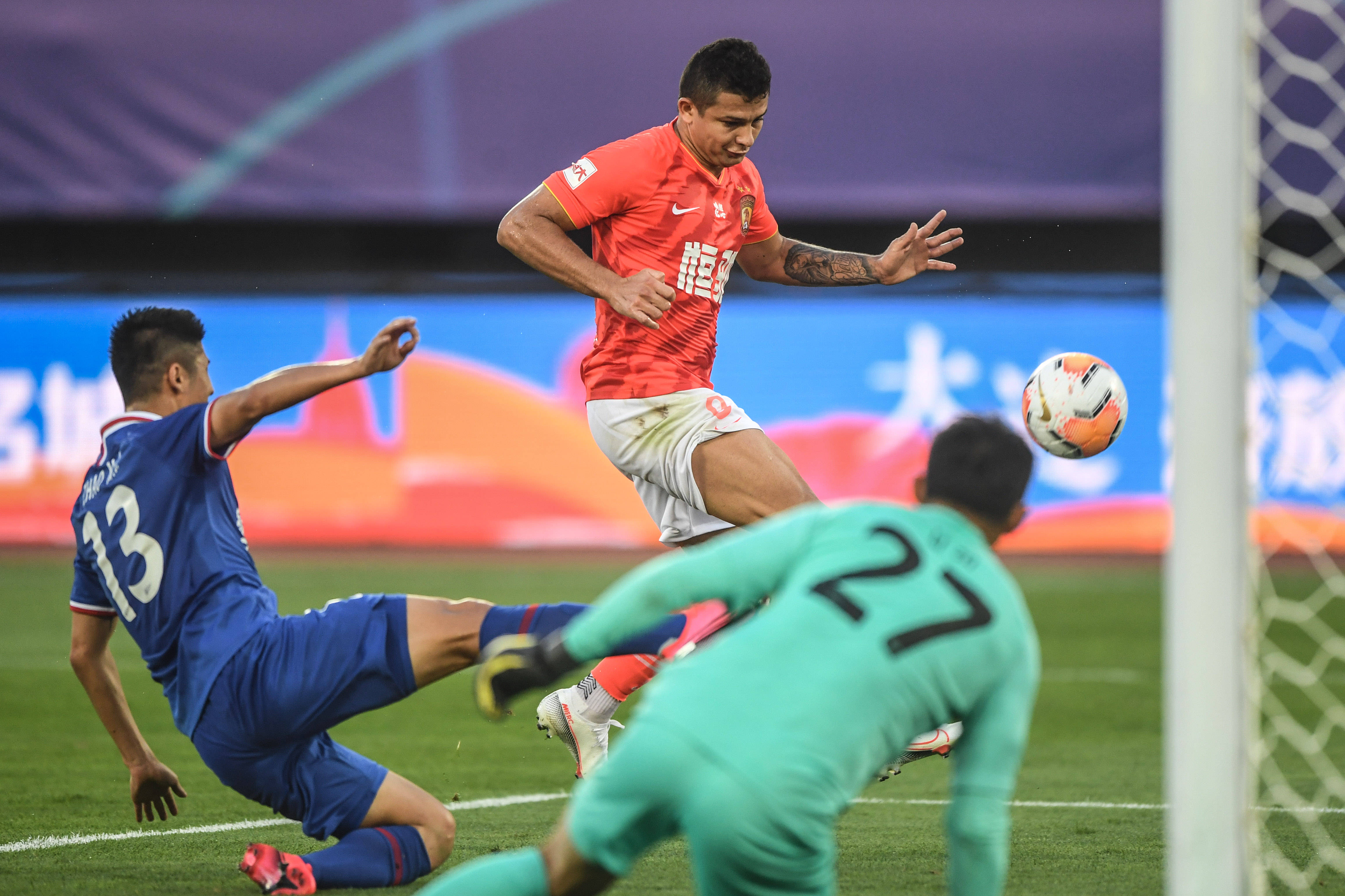 开云APP-包含从Rookie在热火比赛中势不可挡到冲刺阶段广州队备战意甲，罗马关键时刻调整名单的词条